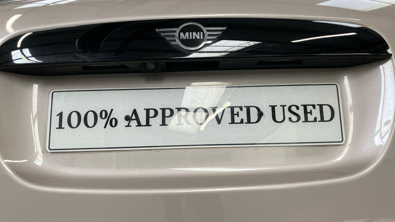 MINI Hatchback 1.5 Cooper Classic 5dr Auto Petrol Hatchback